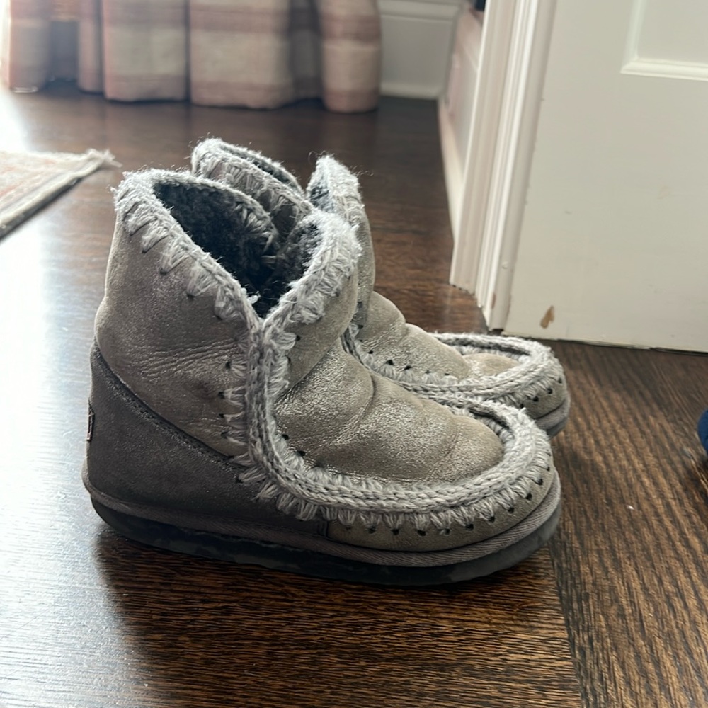 Women’s MOU boots. Worn. 6.5 women’s.